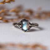 LABRADORITE ENGAGMENT RING ANUU | 14K BLACK GOLD & LABRADORITE