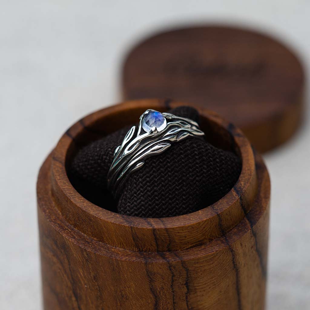 cobali jewelry feminine engagement wedding ring set in natural wood box